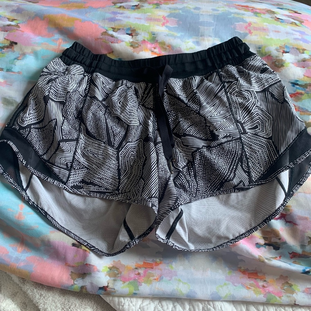 Hotty Hot Lululemon Shorts 4”